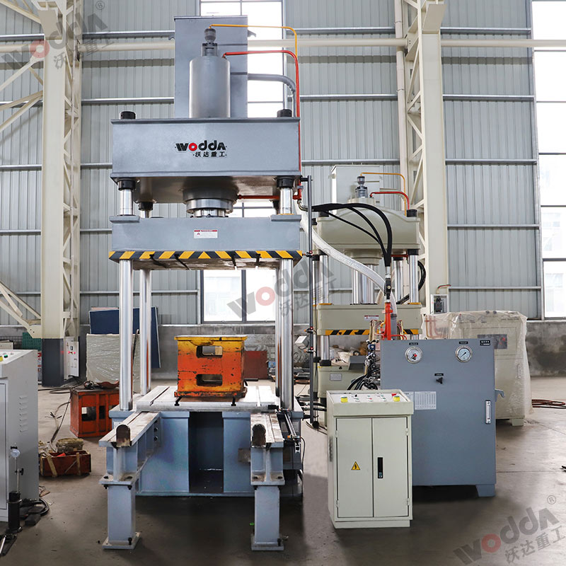 200噸四柱拉伸(shēn)液壓機