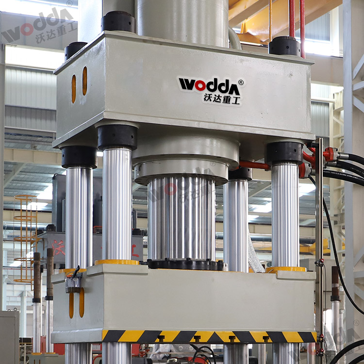 500噸拉伸(shen)液壓機(四(si)柱) 500噸拉伸(shēn)液壓機(四(sì)柱)