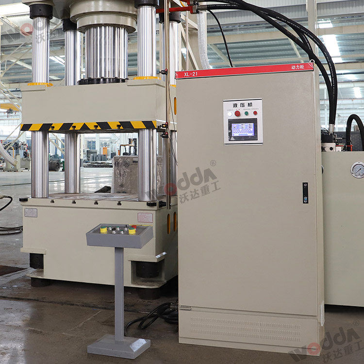 500噸(dun)拉伸液壓(yā)機(移動控(kòng)制台、電氣(qi)櫃) 500噸拉伸(shen)液壓機(移(yí)動控制台(tái)、電氣櫃)