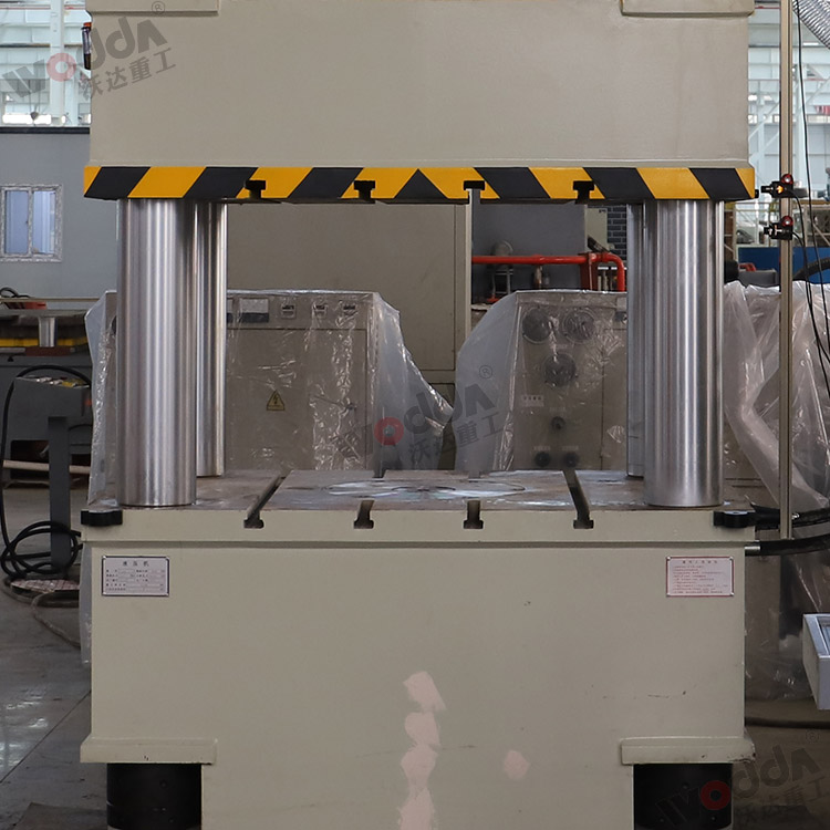 500噸拉伸(shēn)液壓機(工(gong)作台) 500噸拉(la)伸液壓機(ji)(工作台)