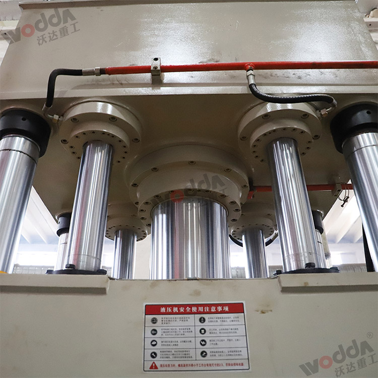 封(fēng)頭液壓(yā)機油缸(gāng) 封頭液(ye)壓機油(yóu)缸