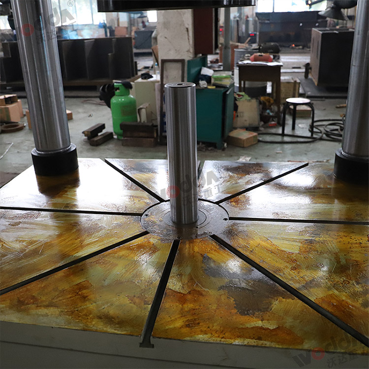 315噸封頭(tóu)液壓機(jī)上頂缸(gāng) 315噸封頭(tou)液壓機(ji)上頂缸(gang)