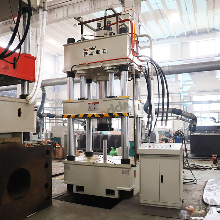 315噸(dun)封頭液(ye)壓機 315噸(dun)封頭液(ye)壓機