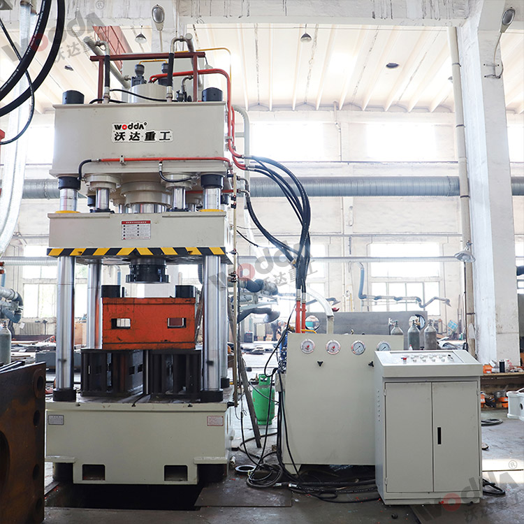 封(feng)頭液壓(yā)機車間(jian)現貨 封(fēng)頭液壓(yā)機車間(jian)現貨