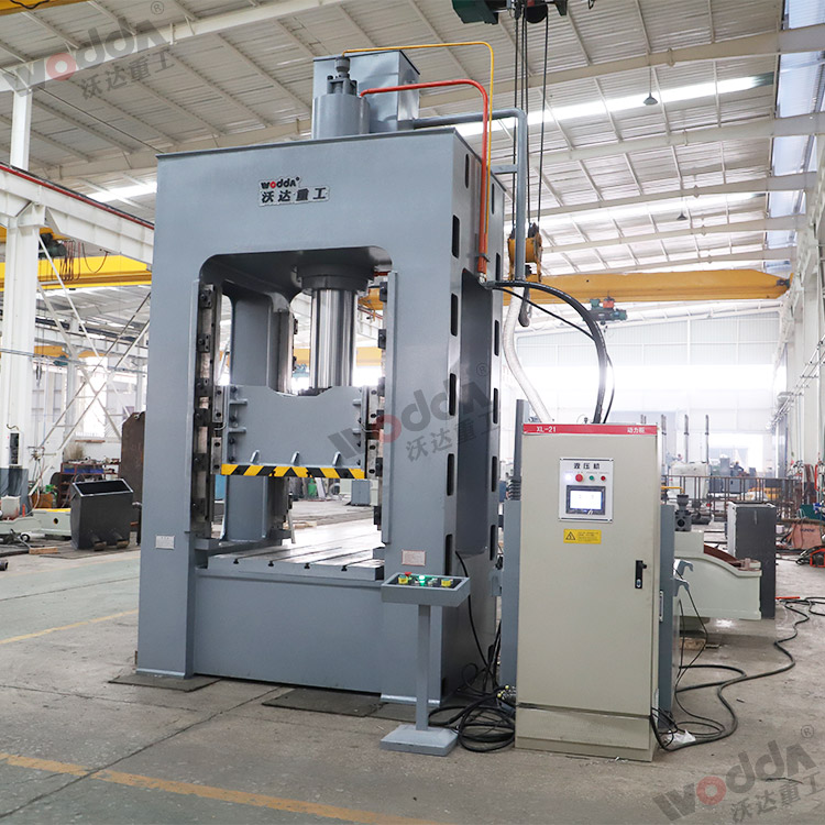 200噸框架(jia)液壓機(圖3) 200噸(dūn)框架液壓機(jī)(圖3)