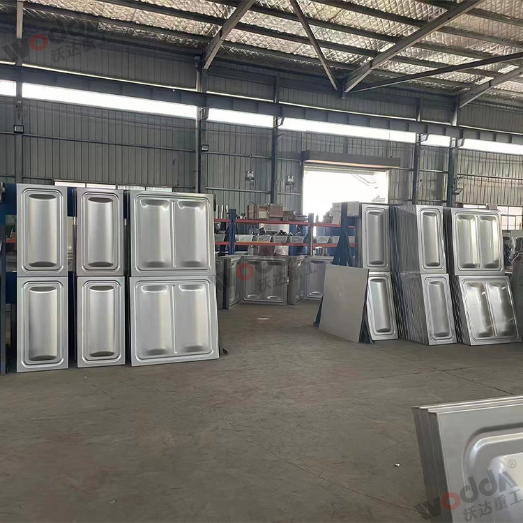 不(bú)鏽鋼水箱壓制成(chéng)品 不鏽鋼水箱壓(yā)制成品