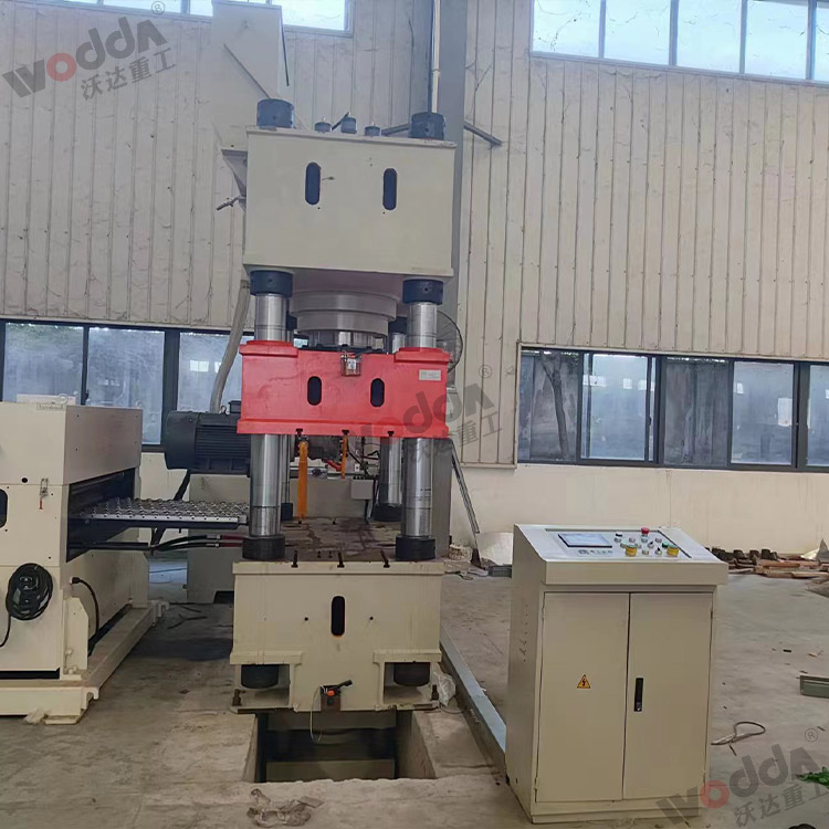 500噸液壓(yā)拉伸機客戶現(xiàn)場 500噸液壓拉伸(shēn)機客戶現場