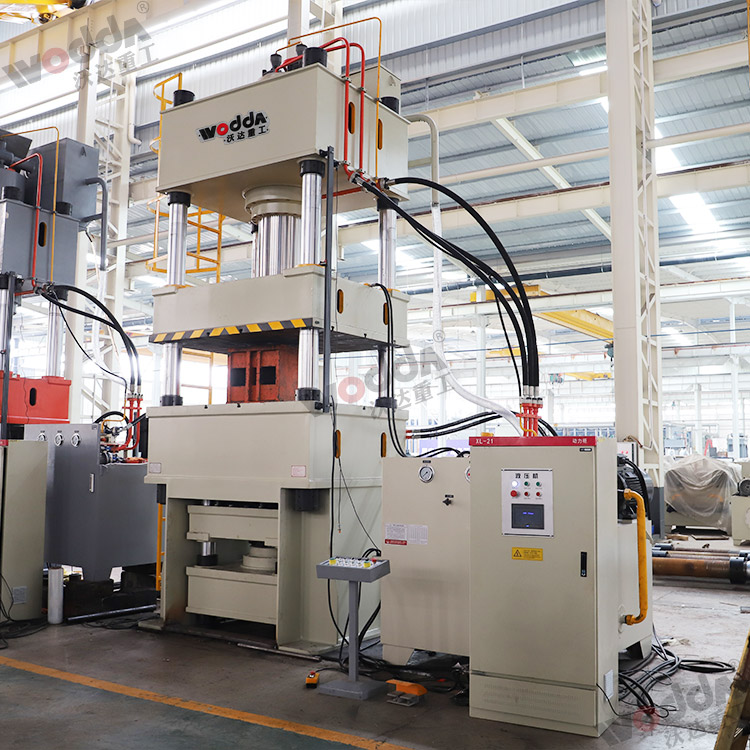 500噸多頂杆(gan)拉伸液壓機(圖(tú)2) 500噸多頂杆拉伸(shēn)液壓機(圖2)