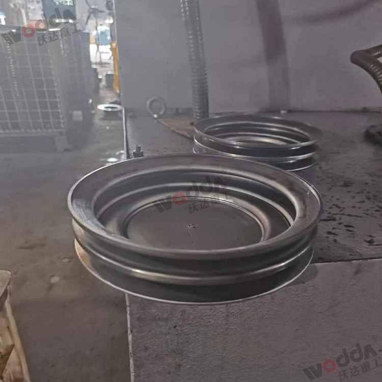 315噸上置液壓(yā)墊拉伸液壓(yā)機應用 315噸上(shang)置液壓墊拉(lā)伸液壓機應(yīng)用