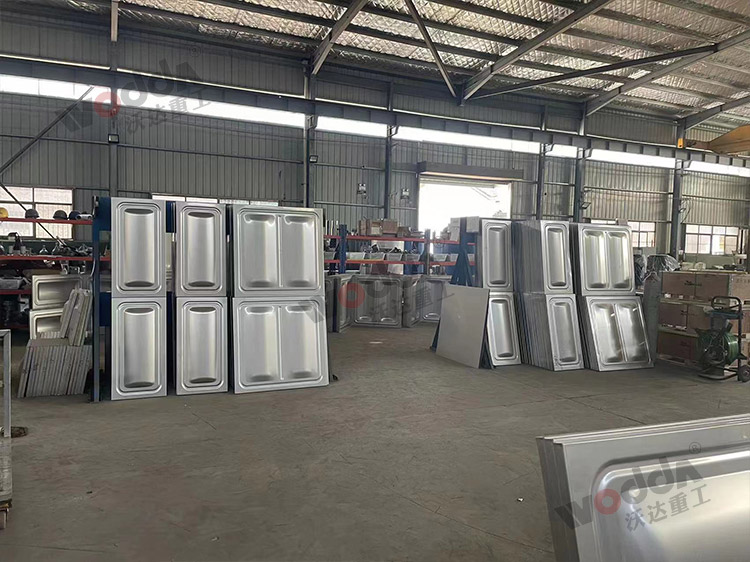 不(bú)鏽鋼水箱(xiang)沖壓闆 不(bú)鏽鋼水箱(xiang)沖壓闆