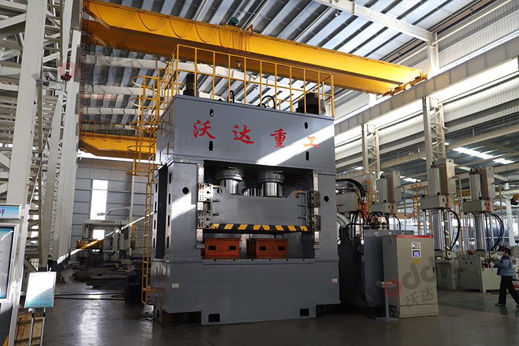 2000噸框架液壓機（圖(tu)2）