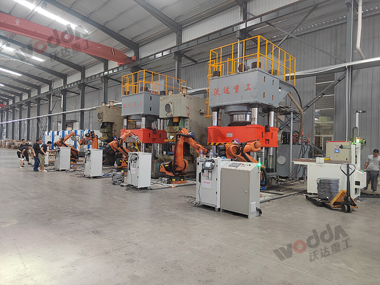 2000噸汽車(chē)離合器外殼(ke)拉伸液壓機(jī)加工現場 2000噸(dūn)汽車離合器(qì)外殼拉伸液(ye)壓機加工現(xiàn)場