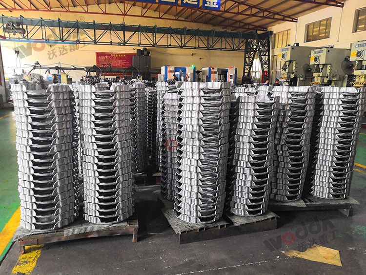 汽(qì)車離合器外(wai)殼成品 汽車(chē)離合器外殼(ké)成品