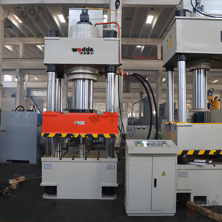 500噸動力電池電(dian)芯鋁殼拉伸液壓(ya)機(圖1) 500噸動力電池(chi)電芯鋁殼拉伸液(ye)壓機(圖1)