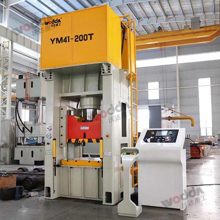 200噸(dūn)框架式液(yè)壓機(圖3).jpg 200噸(dun)框架式液(ye)壓機(圖3).jpg