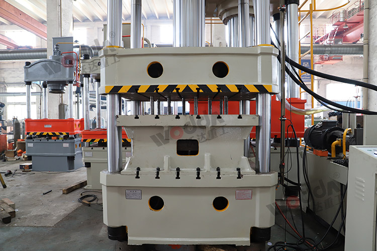 315噸拉(lā)伸液壓機(上(shang)置液壓墊3) 315噸(dun)拉伸液壓機(jī)(上置液壓墊(niàn)3)