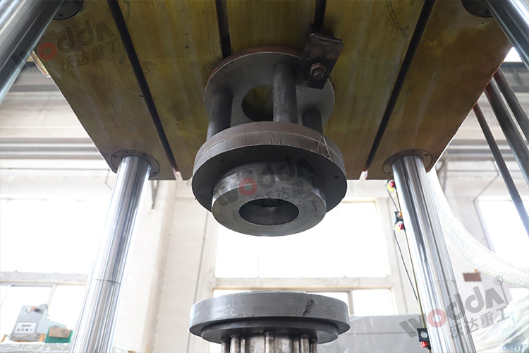 200噸(dūn)金屬托盤(pan)拉伸液壓(ya)機(模具) 200噸(dūn)金屬托盤(pan)拉伸液壓(ya)機(模具)