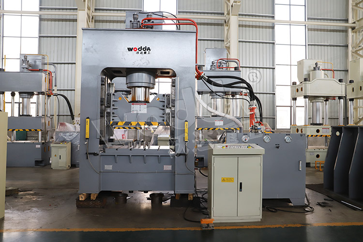 315噸框(kuàng)架式薄闆(pan)拉伸液壓(ya)機 315噸框架(jià)式薄闆拉(la)伸液壓機(ji)