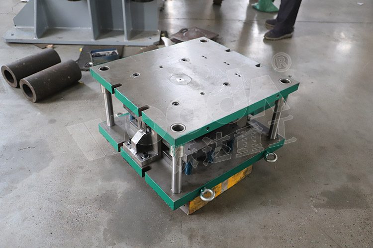 錨(mao)杆托盤模具(ju) 錨杆托盤模(mo)具