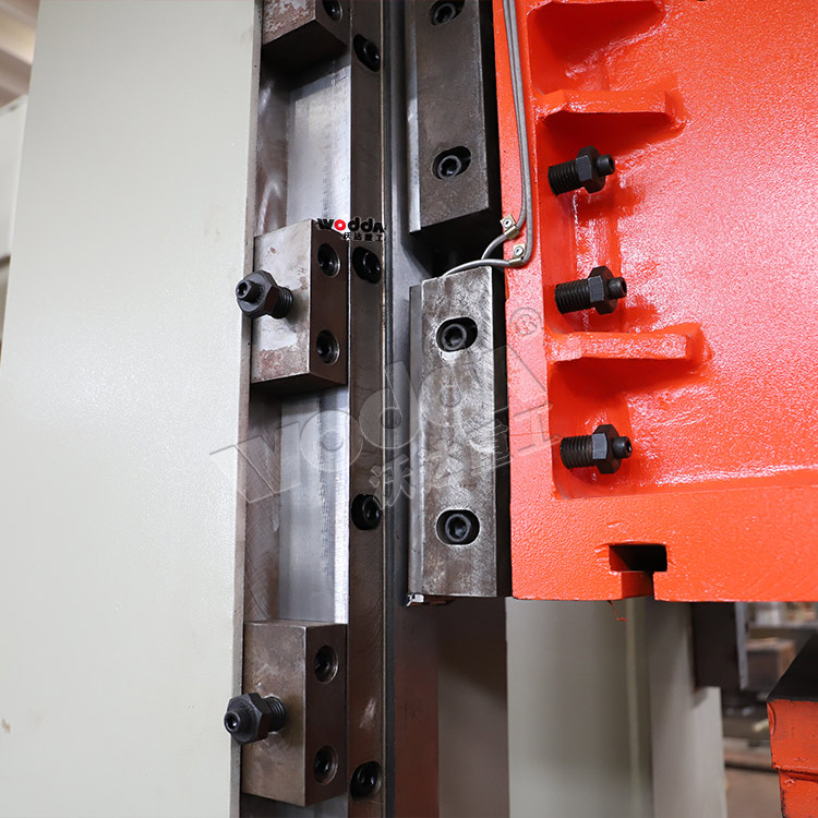 200噸(dūn)框架式液(ye)壓機(導軌(gui)) 200噸框架式(shi)液壓機(導(dǎo)軌)