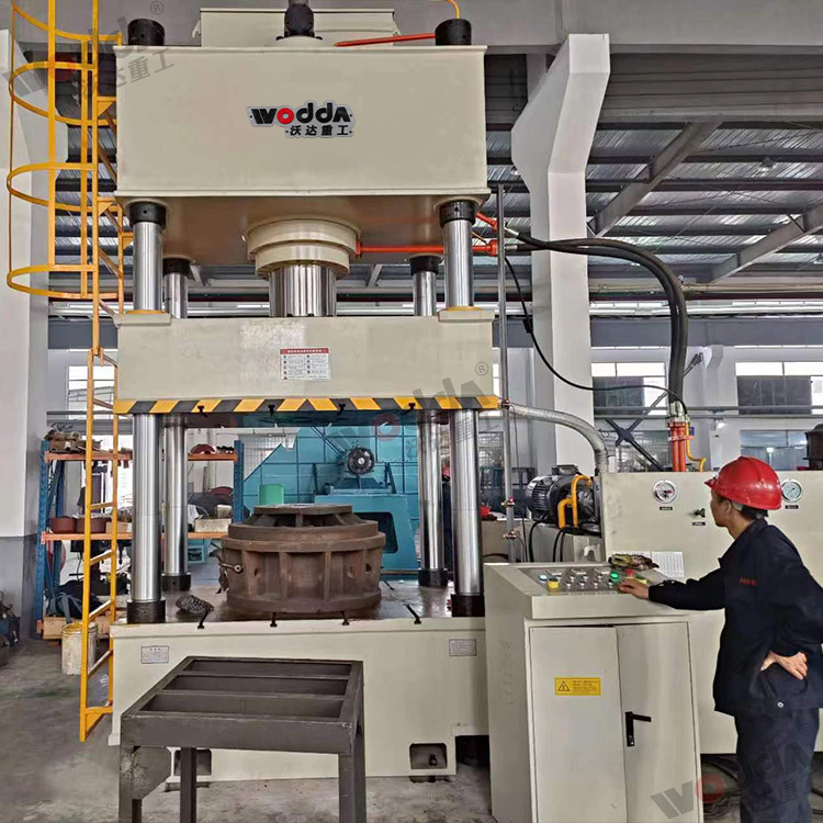 315噸汽(qi)車輪毂拉伸(shen)液壓機 315噸汽(qì)車輪毂拉伸(shen)液壓機