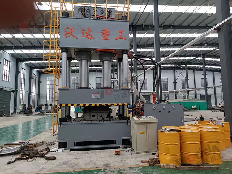 800噸汽車配(pèi)件液壓機 800噸(dūn)汽車配件液(yè)壓機