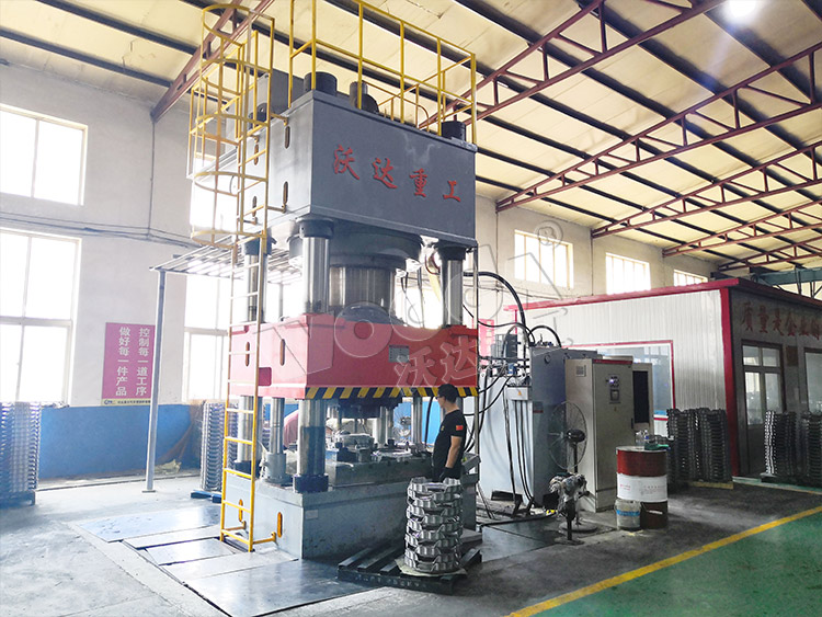 2000噸(dūn)汽車離合器(qi)殼體成型液(ye)壓機 2000噸汽車(che)離合器殼體(ti)成型液壓機(jī)