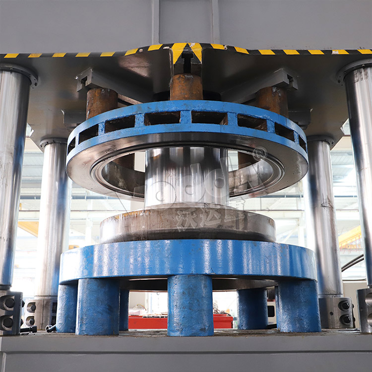 3000噸(dun)封頭拉伸(shen)機工作台(tái) 3000噸封頭拉(la)伸機工作(zuò)台