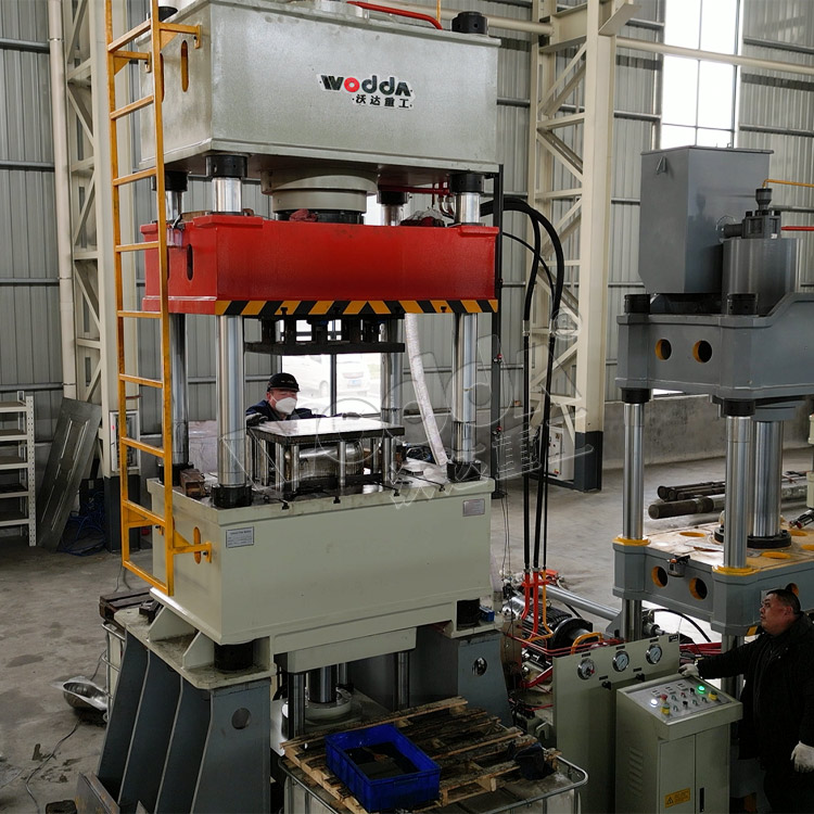 315噸不鏽(xiù)鋼蹲便器(qì)拉伸液壓(yā)機