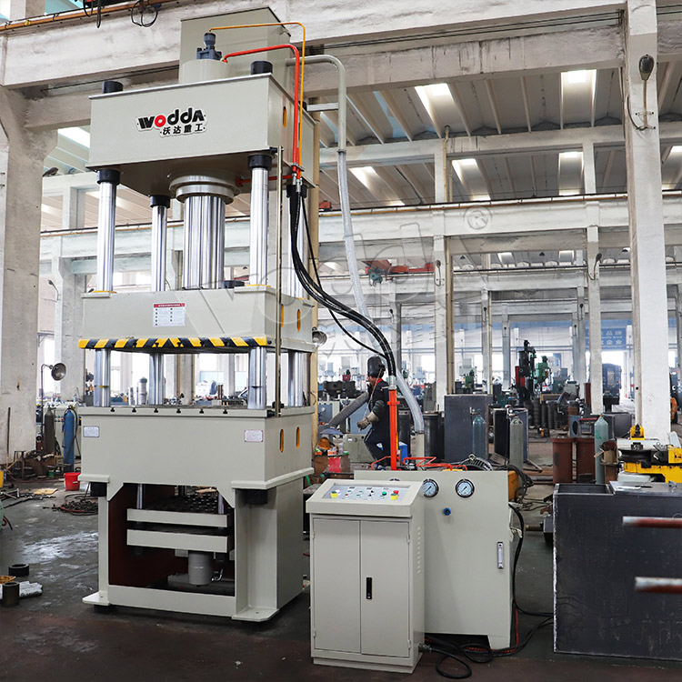 315噸不(bu)鏽鋼拉伸液(yè)壓機