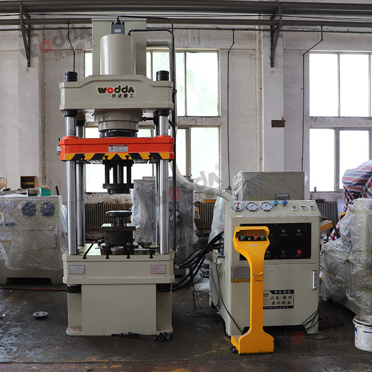 200噸金(jīn)屬托盤拉伸液(ye)壓機 200噸金屬托(tuō)盤拉伸液壓機(ji)