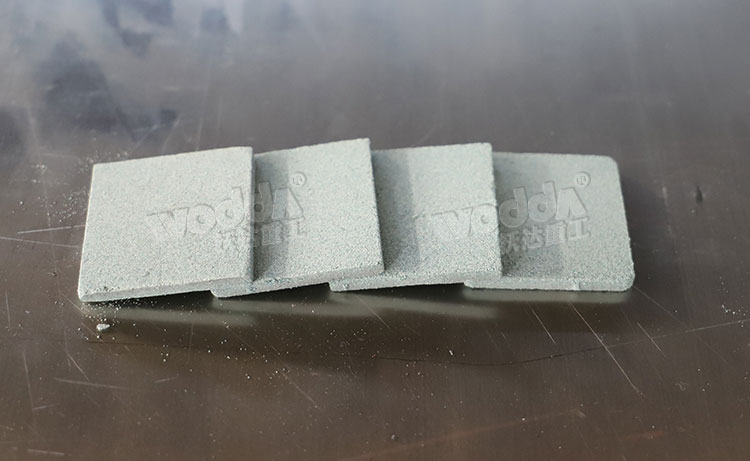 碳化矽(xi)粉末壓塊 碳化(huà)矽粉末壓塊