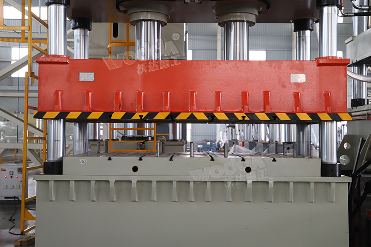 400噸(dūn)四柱拉(lā)伸液壓(ya)機細節(jie)圖 400噸四(sì)柱拉伸(shen)液壓機(jī)細節圖(tu)