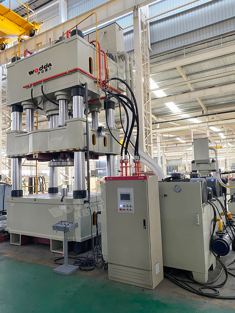 1750噸封頭拉伸(shen)液壓機 1750噸封頭(tou)拉伸液壓機