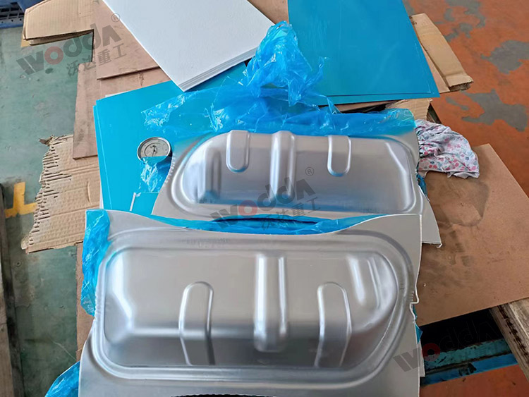 200噸液壓(ya)機拉伸汽車排氣(qi)管散熱罩 200噸液壓(ya)機拉伸汽車排氣(qi)管散熱罩