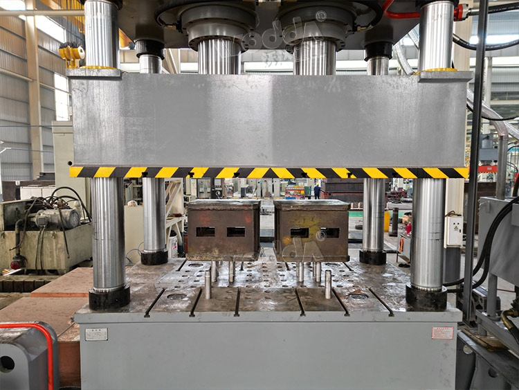 630噸拉伸機(jī)帶液壓墊 630噸拉伸(shen)機帶液壓墊