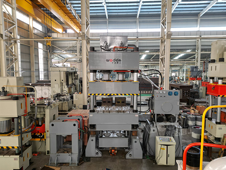 汽車钣金件拉(la)伸液壓機 汽車钣(bǎn)金件拉伸液壓機(jī)