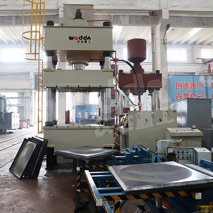 500噸不(bu)鏽鋼水箱拉(lā)伸液壓機 500噸(dūn)不鏽鋼水箱(xiāng)拉伸液壓機(ji)