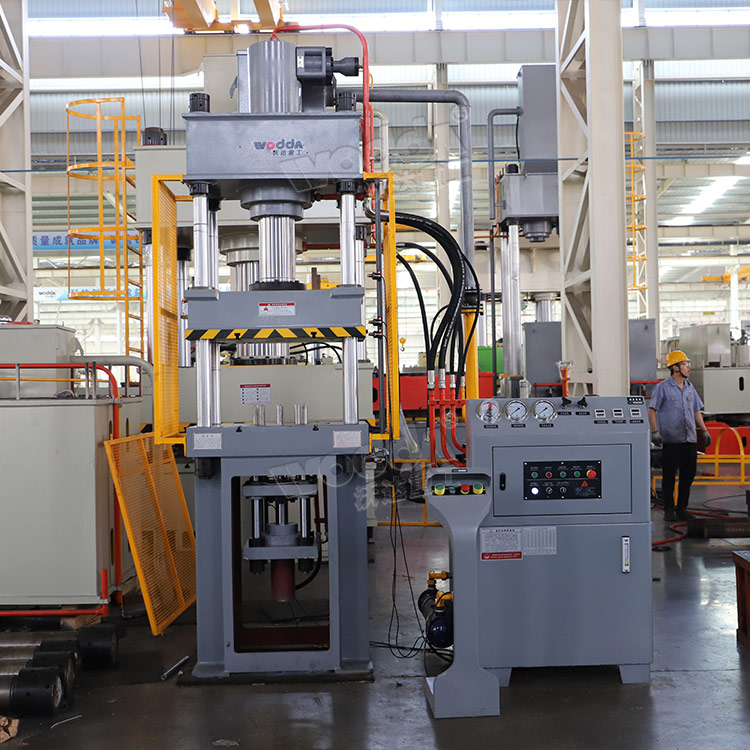 100噸拉(la)伸機車間(jiān)現貨 100噸拉(la)伸機車間(jian)現貨