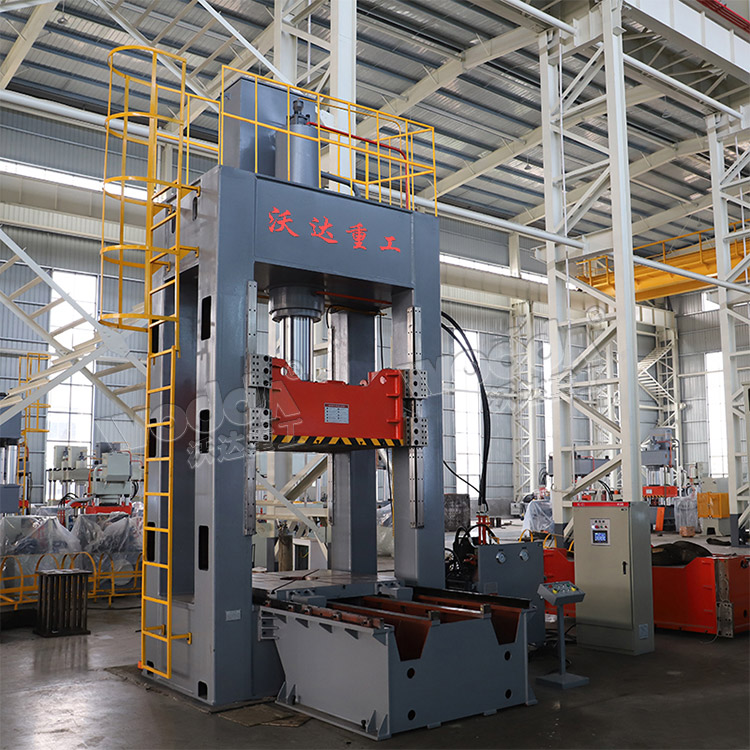 250噸框架(jia)式液壓(ya)機帶移(yi)動工作(zuò)台 250噸框(kuang)架式液(ye)壓機帶(dai)移動工(gōng)作台