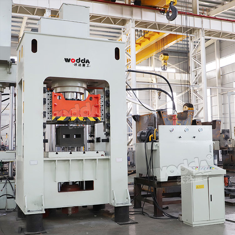 630噸框架式液(yè)壓機