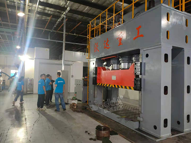 1000噸框架式液(yè)壓機