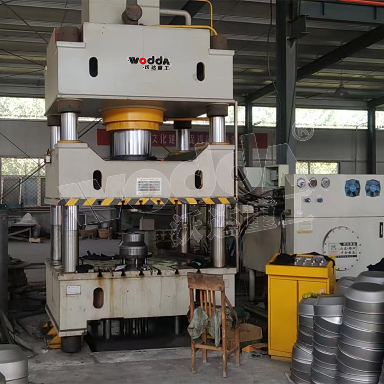 500噸(dūn)不鏽鋼封頭拉伸(shen)液壓機 500噸不鏽鋼(gang)封頭拉伸液壓機(ji)