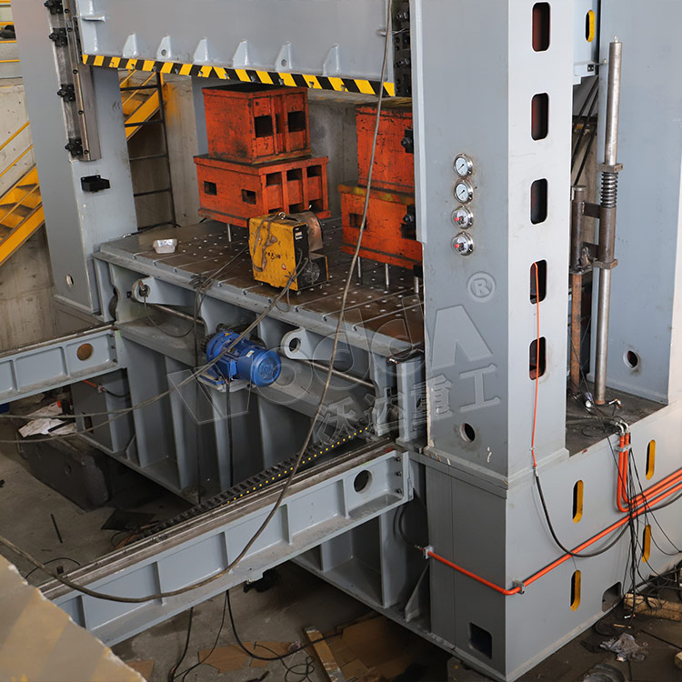 630噸框(kuàng)架式液壓機(ji)