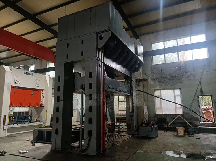 630噸(dun)框架式拉(lā)伸液壓機(jī) 630噸框架式(shì)拉伸液壓(ya)機