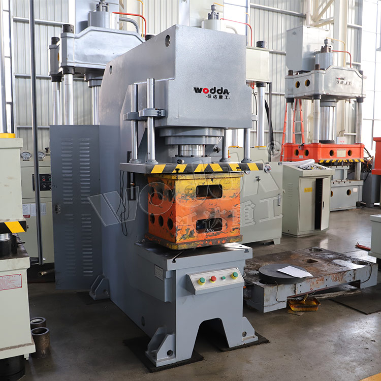 20噸單(dān)臂液壓機(ji)車間現貨(huo)