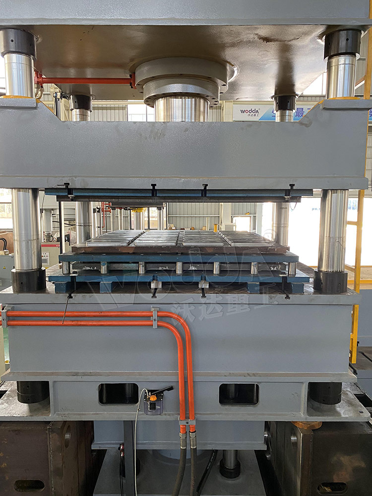 400噸拉伸(shen)機(工作台及液壓(ya)墊) 400噸拉伸機(工作(zuò)台及液壓墊)