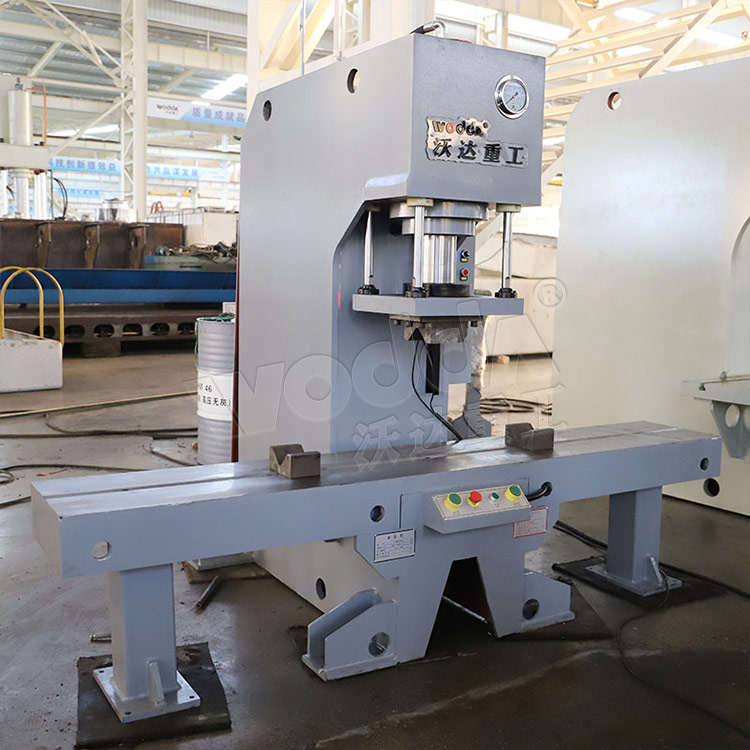 63噸單(dan)臂長軸校直液(ye)壓機 63噸單臂長(zhang)軸校直液壓機(jī)