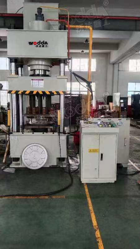 315噸拉伸(shēn)液壓機