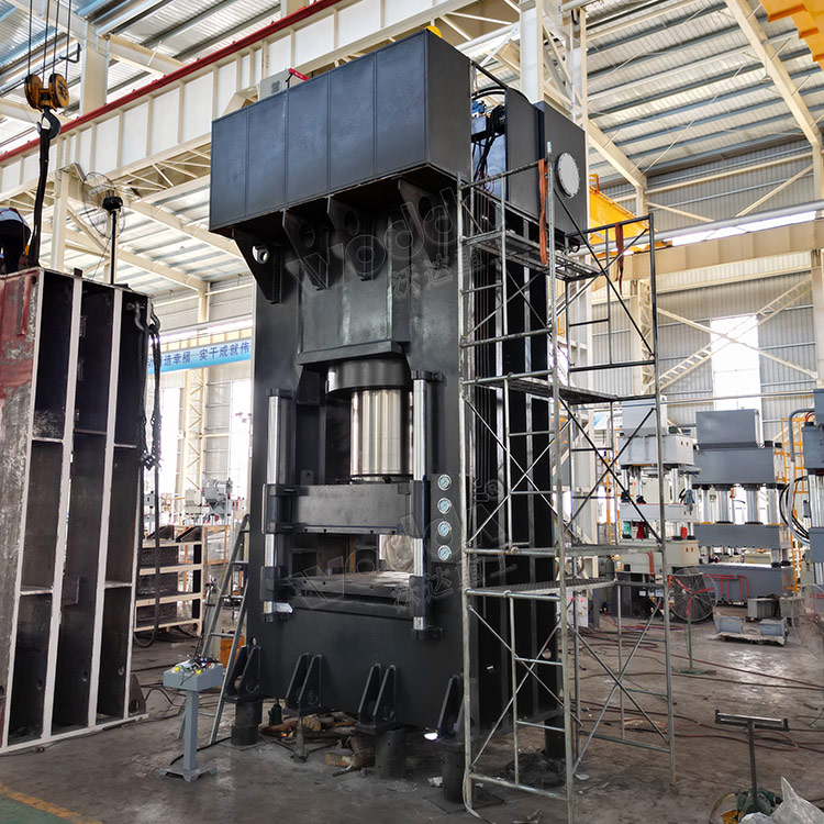 1800噸框架(jia)式油壓機 1800噸框(kuàng)架式油壓機